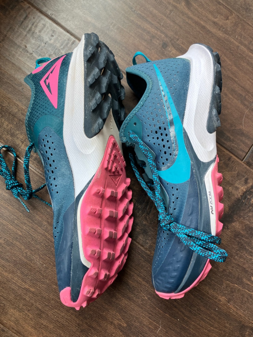 Nike Women's Air Zoom Terra Kiger 7 Trail Running Shoe Teal/Pink - Picture 5 of 9